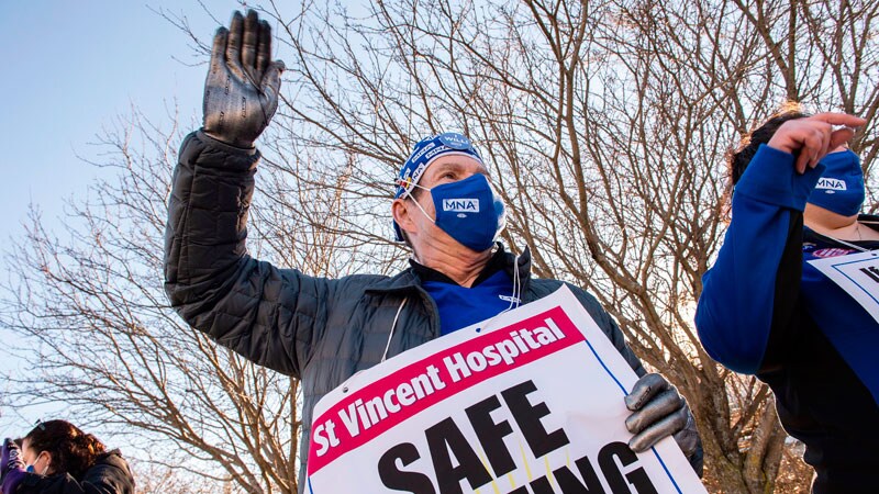 Massachusetts Hospital Makes New Offer to Striking Nurses 1 Massachusetts Hospital Makes New Offer to Striking Nurses