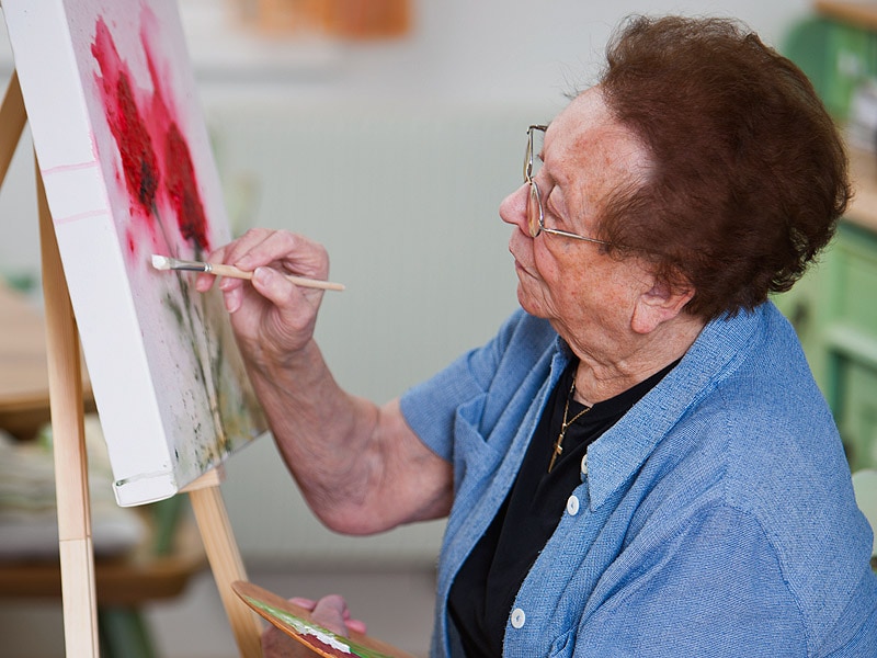 Arts and Crafts Linked to Lower Risk for Cognitive Decline