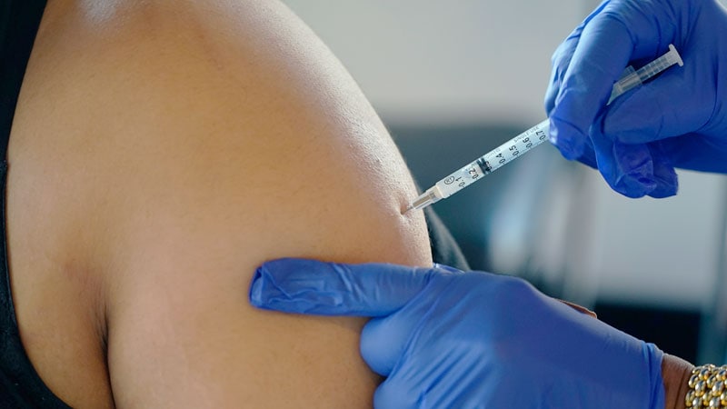 La Maison Blanche encouragera les rappels COVID et le vaccin contre la grippe cet automne