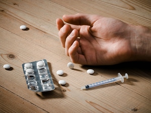 Make it Easier to Give Lifesaving Naloxone, AAFP Urges