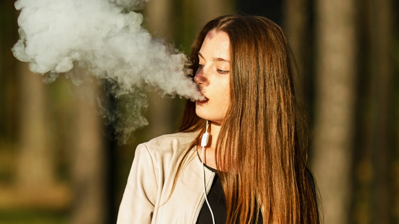 Vaping and Pregnancy: Inhaled Toxins Among Reasons for Pause 2 Vaping and Pregnancy: Inhaled Toxins Among Reasons for Pause
