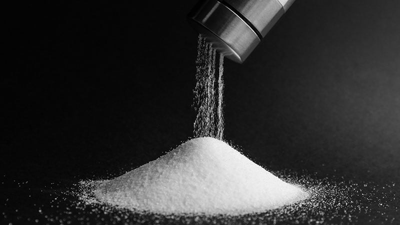 Quel est le lien entre l’apport en sel et la mortalité ?