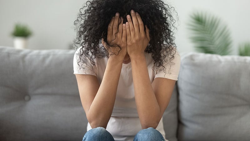 Symptômes post-commotionnels liés à un risque élevé de dépression