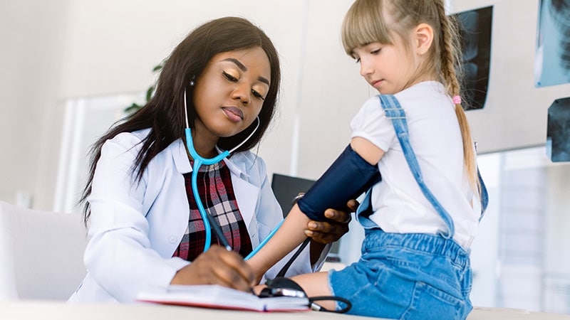 Nouvelle déclaration de l’AHA sur l’hypertension primaire pédiatrique