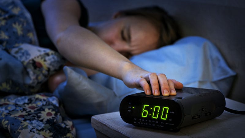 Appuyer sur le bouton Snooze peut apporter des avantages cognitifs