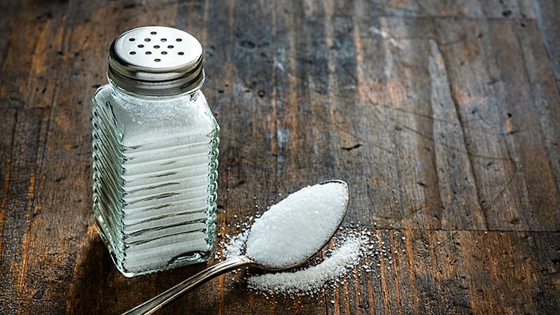 Régime pauvre en sel réduit la tension artérielle de 6 mm Hg en 1 semaine : CARDIA-SSBP