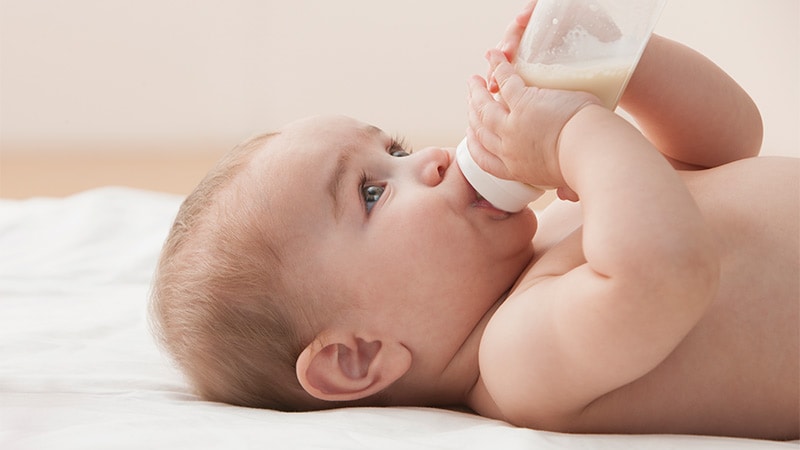 L’allergie au lait de vache chez les enfants augmente les coûts des soins de santé