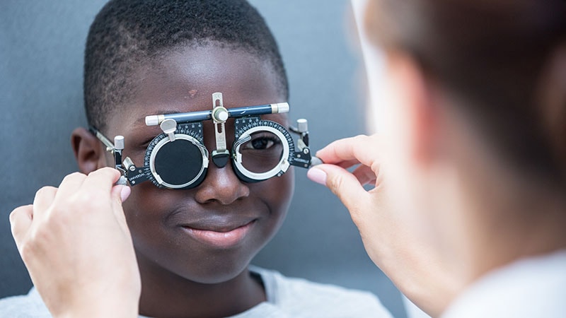 De nombreux enfants vivent loin de Pediatric Eye Doc