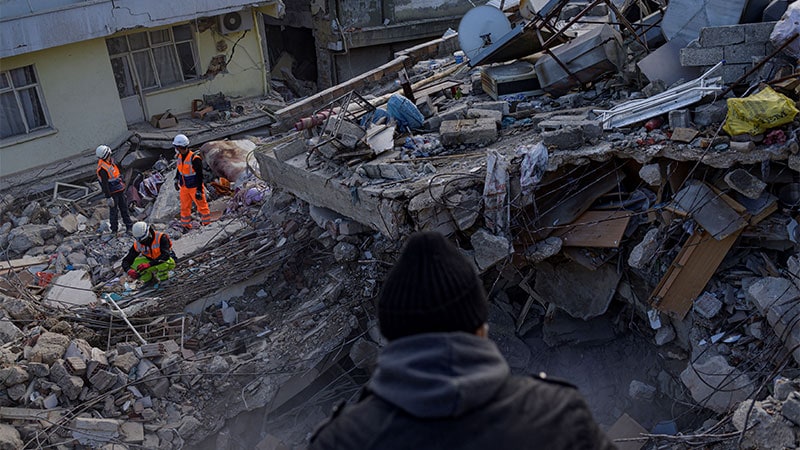 Situation désespérée en Turquie et en Syrie frappées par le tremblement de terre