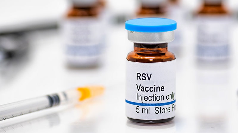 Le CDC approuve le vaccin contre le VRS pour les personnes âgées