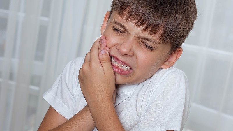 Nouvelle ligne directrice pour gérer les maux de dents chez les enfants