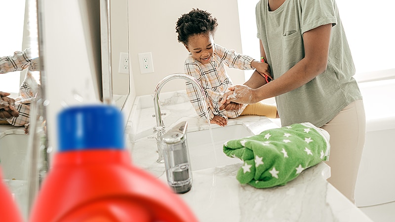 Exposure to Cleaning Products May Compromise Infants' Lungs thumbnail